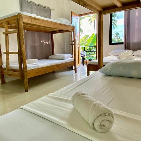 Reddot Guest House General Luna (Surigao del Norte) Exterior foto