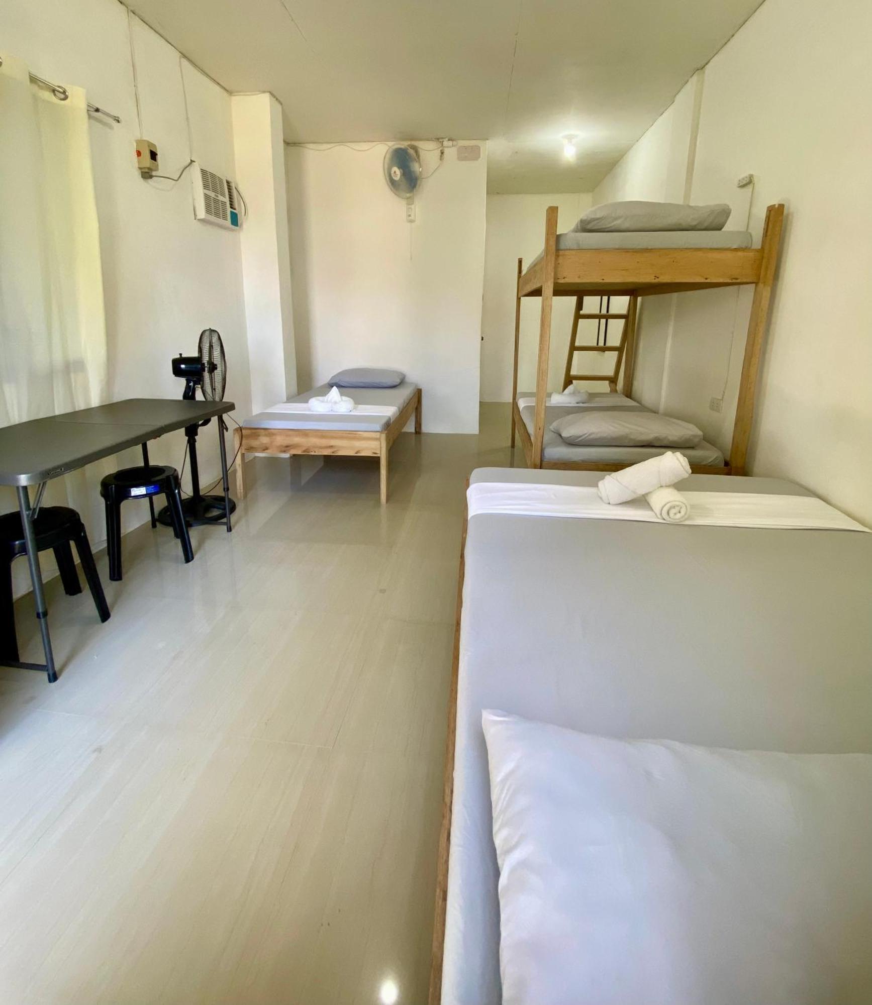 Reddot Guest House General Luna (Surigao del Norte) Exterior foto