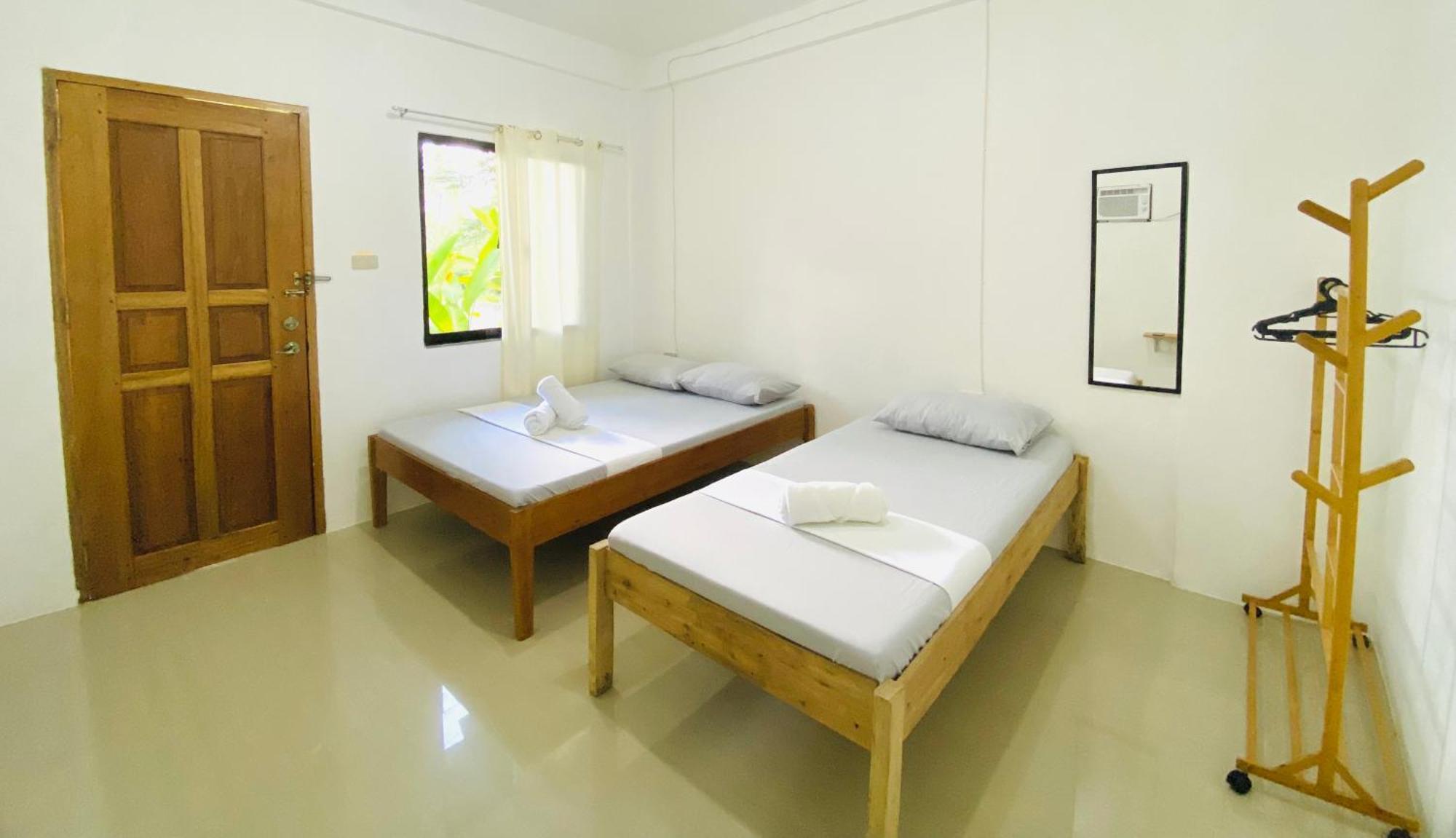 Reddot Guest House General Luna (Surigao del Norte) Exterior foto