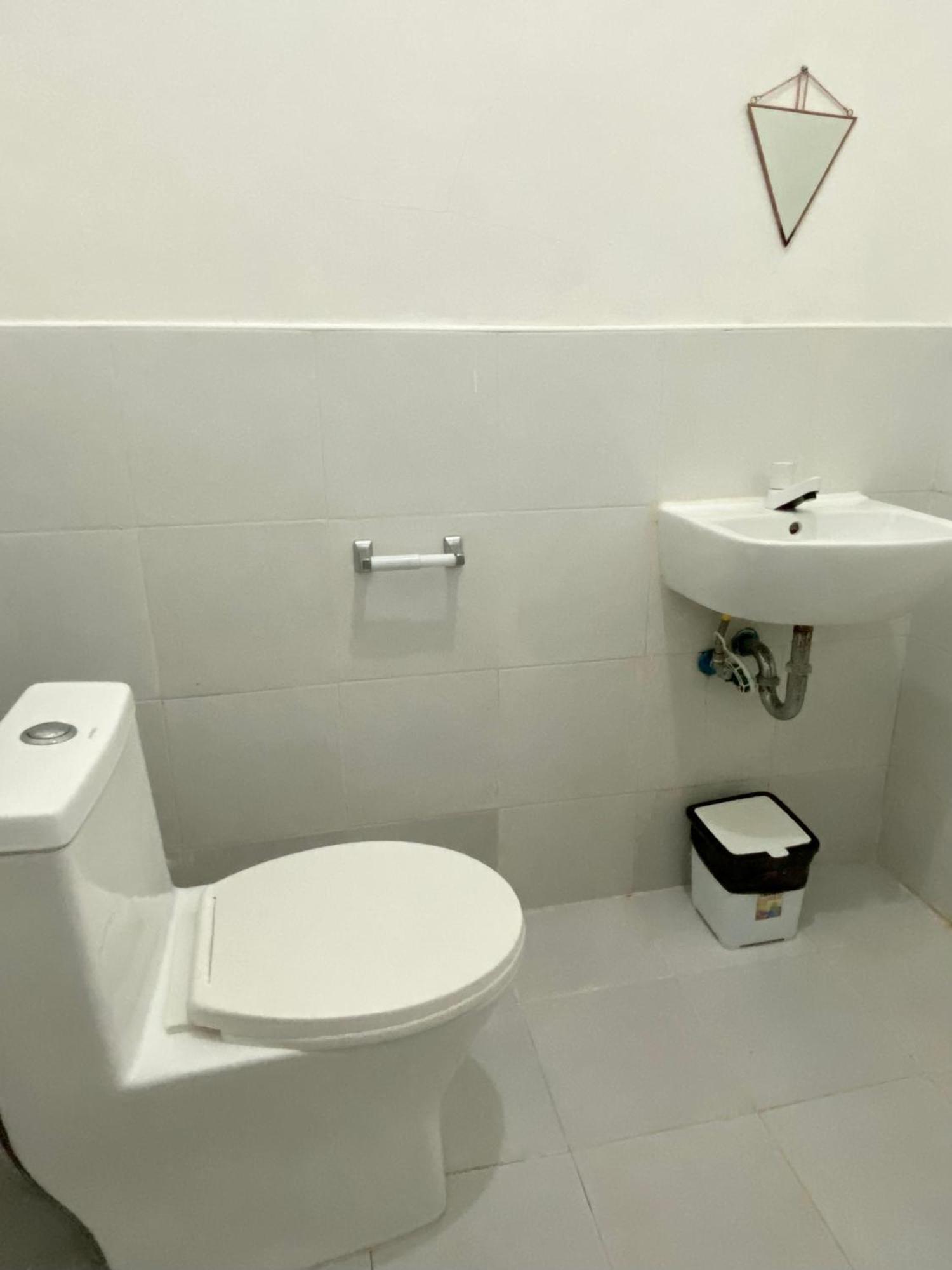 Reddot Guest House General Luna (Surigao del Norte) Exterior foto
